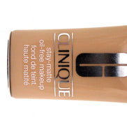 Clinique Stay-Matte Oil-Free Makeup